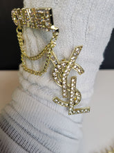 Load image into Gallery viewer, 8pc LUXURY INSPIRED &amp; GOLD &amp; WHITE PEARL SET (BROOCHES ONLY)
